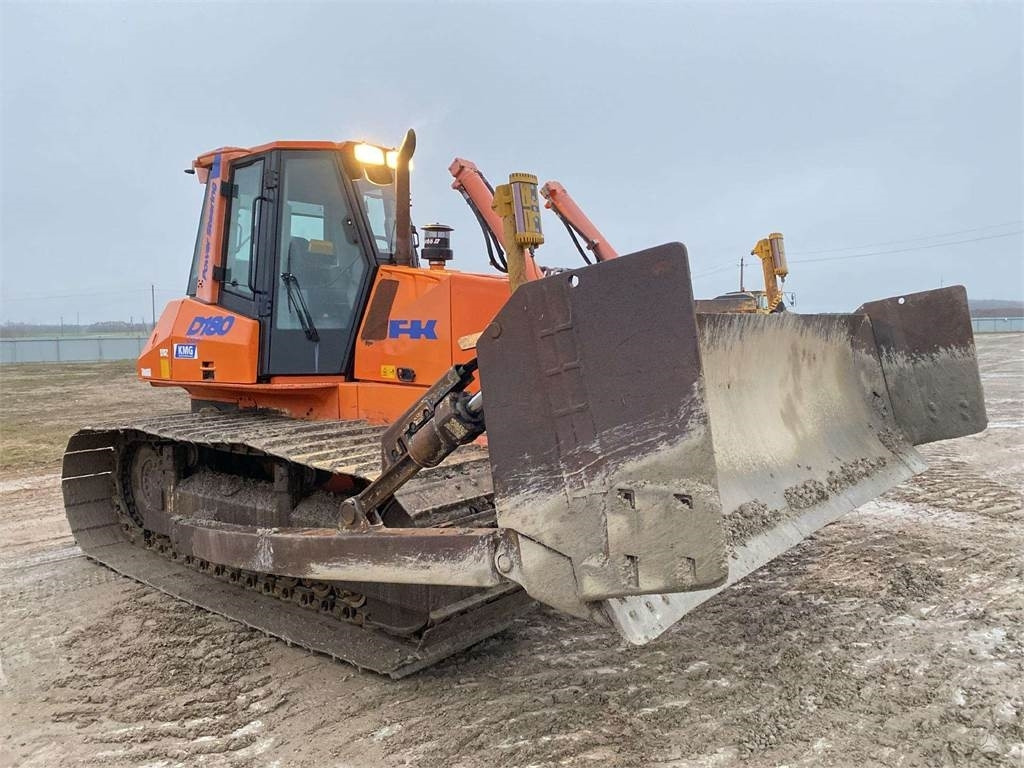 Fiat-Kobelco D 180 LGP , 915 mm , 23 ton - Puskutraktori: kuva Fiat-Kobelco D 180 LGP , 915 mm , 23 ton - Puskutraktori Fiat-Kobelco D 180 LGP , 915 mm , 23 ton - Puskutraktori: kuva Fiat-Kobelco D 180 LGP , 915 mm , 23 ton - Puskutraktori