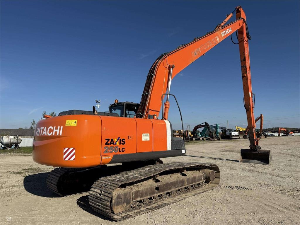Hitachi ZX 250 LC-3 , 21 M , 800 mm - Telakaivukone: kuva Hitachi ZX 250 LC-3 , 21 M , 800 mm - Telakaivukone Hitachi ZX 250 LC-3 , 21 M , 800 mm - Telakaivukone: kuva Hitachi ZX 250 LC-3 , 21 M , 800 mm - Telakaivukone