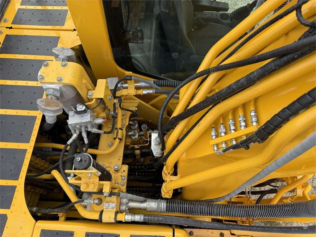 Telakaivukone Komatsu PC 240 LC-11: kuva Telakaivukone Komatsu PC 240 LC-11