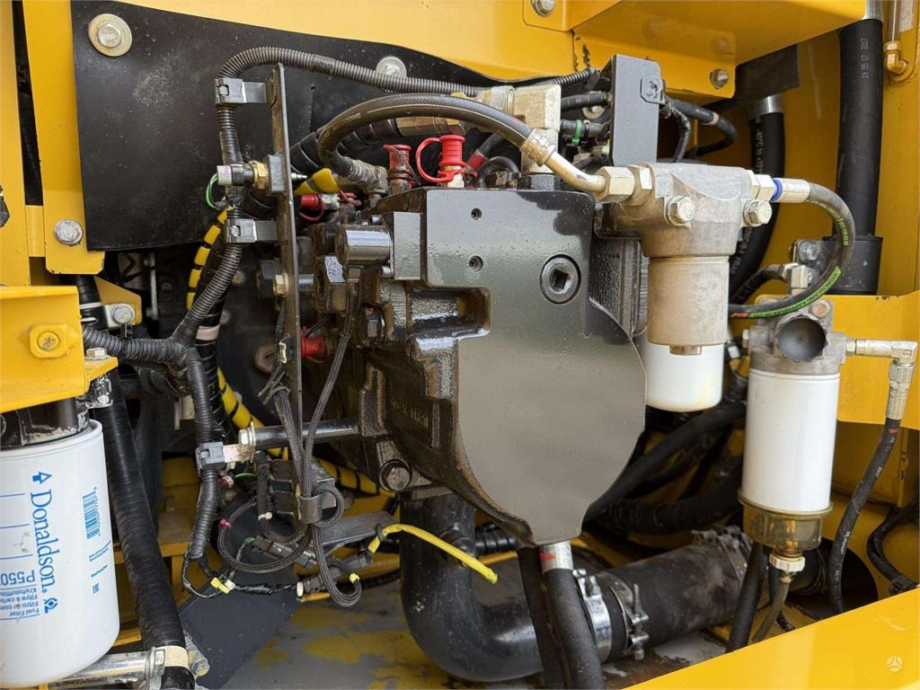 Telakaivukone Komatsu PC 240 LC-11: kuva Telakaivukone Komatsu PC 240 LC-11