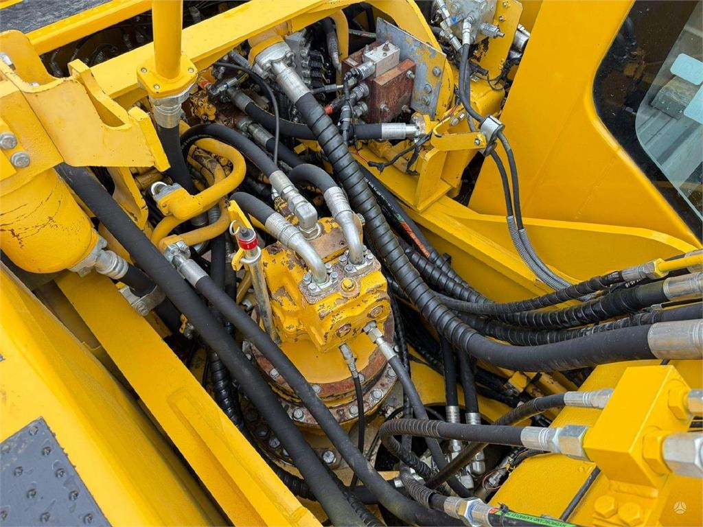 Telakaivukone Komatsu PC 360 LC-10: kuva Telakaivukone Komatsu PC 360 LC-10 Telakaivukone Komatsu PC 360 LC-10: kuva Telakaivukone Komatsu PC 360 LC-10