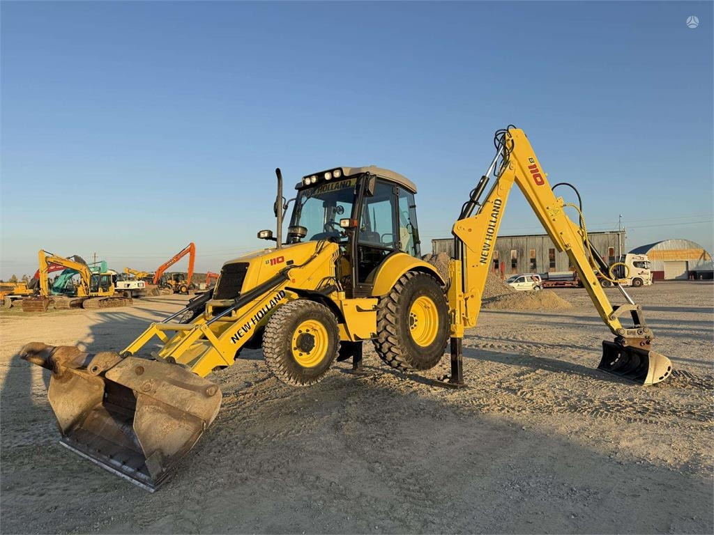New Holland B 110-4PT , 2 quick couplers - Kaivuri-trukki: kuva New Holland B 110-4PT , 2 quick couplers - Kaivuri-trukki New Holland B 110-4PT , 2 quick couplers - Kaivuri-trukki: kuva New Holland B 110-4PT , 2 quick couplers - Kaivuri-trukki