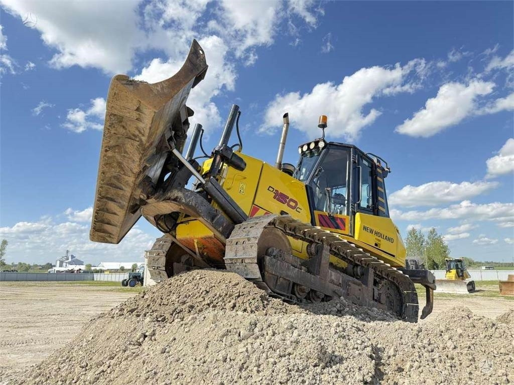 New Holland D150C Ripper - Puskutraktori: kuva New Holland D150C Ripper - Puskutraktori New Holland D150C Ripper - Puskutraktori: kuva New Holland D150C Ripper - Puskutraktori