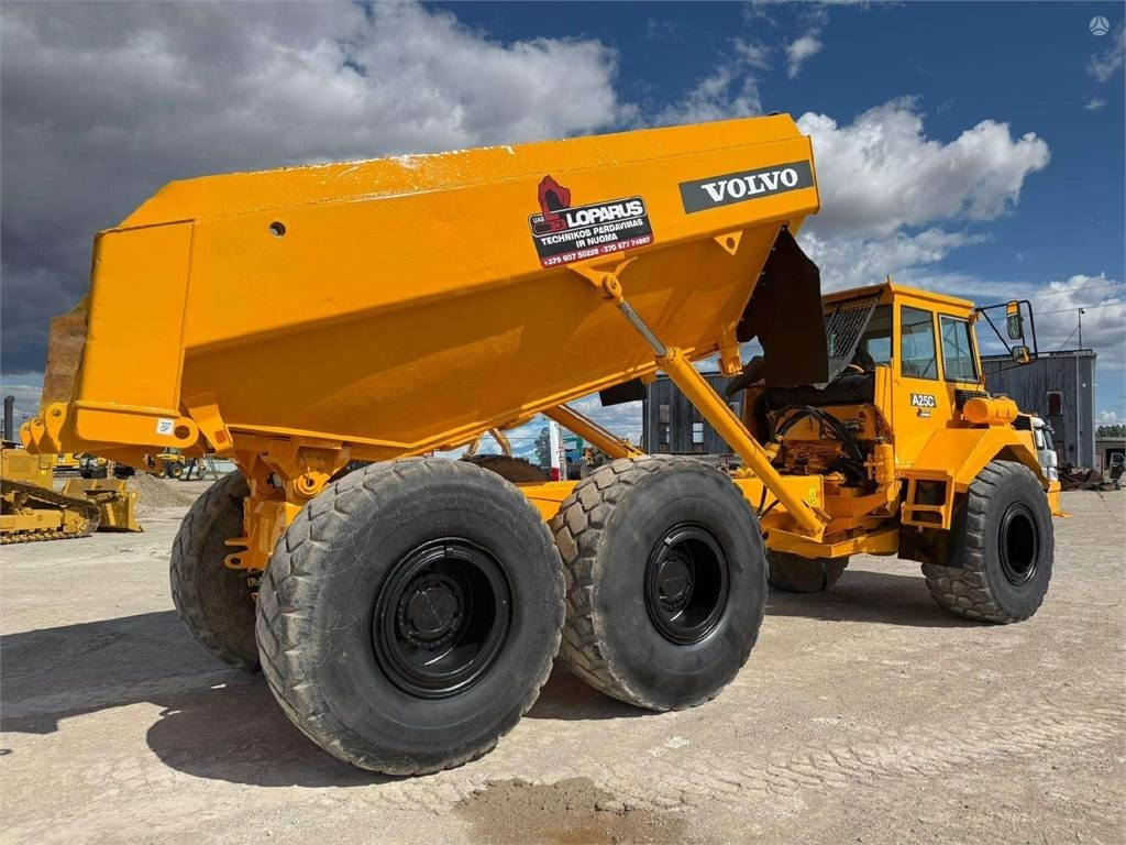 Volvo A25C - Nivelkippiauto: kuva Volvo A25C - Nivelkippiauto Volvo A25C - Nivelkippiauto: kuva Volvo A25C - Nivelkippiauto