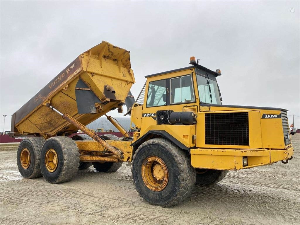 Volvo A25C , Nr.2 - Nivelkippiauto: kuva Volvo A25C , Nr.2 - Nivelkippiauto Volvo A25C , Nr.2 - Nivelkippiauto: kuva Volvo A25C , Nr.2 - Nivelkippiauto