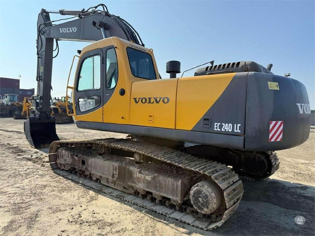 Volvo EC 240 LC - Telakaivukone: kuva Volvo EC 240 LC - Telakaivukone Volvo EC 240 LC - Telakaivukone: kuva Volvo EC 240 LC - Telakaivukone