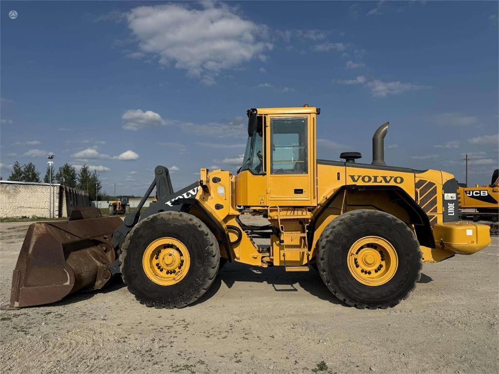 Volvo L 110 E - Pyöräkuormaaja: kuva Volvo L 110 E - Pyöräkuormaaja Volvo L 110 E - Pyöräkuormaaja: kuva Volvo L 110 E - Pyöräkuormaaja