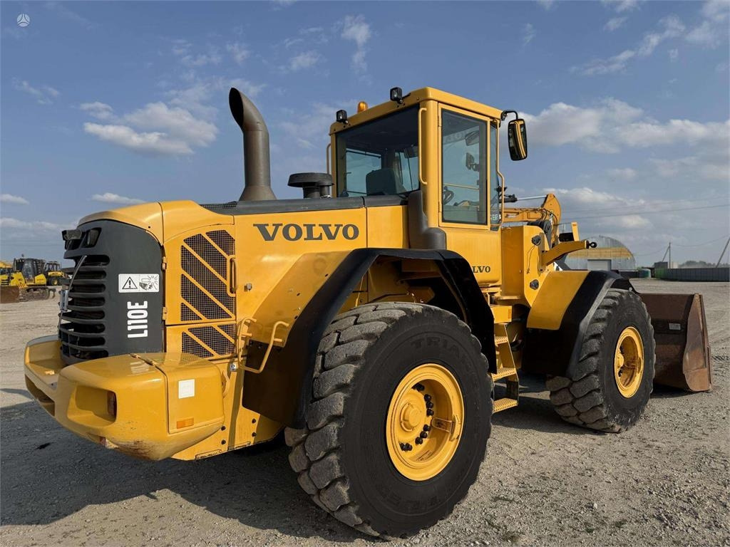 Volvo L 110 E - Pyöräkuormaaja: kuva Volvo L 110 E - Pyöräkuormaaja Volvo L 110 E - Pyöräkuormaaja: kuva Volvo L 110 E - Pyöräkuormaaja