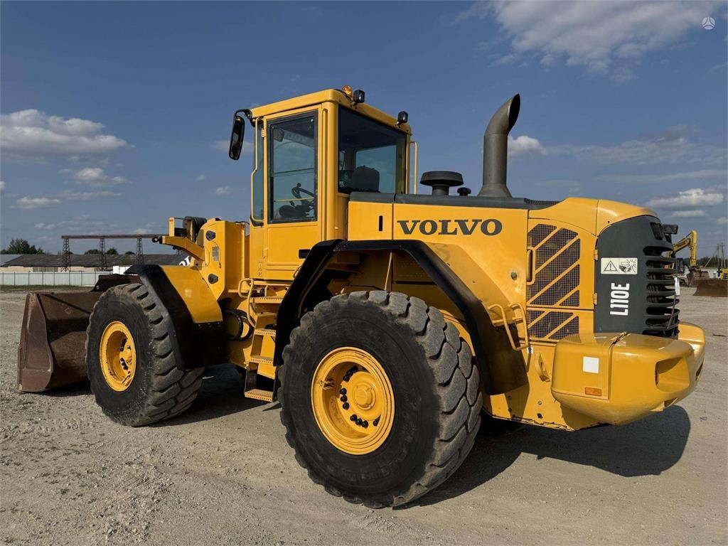 Volvo L 110 E - Pyöräkuormaaja: kuva Volvo L 110 E - Pyöräkuormaaja Volvo L 110 E - Pyöräkuormaaja: kuva Volvo L 110 E - Pyöräkuormaaja