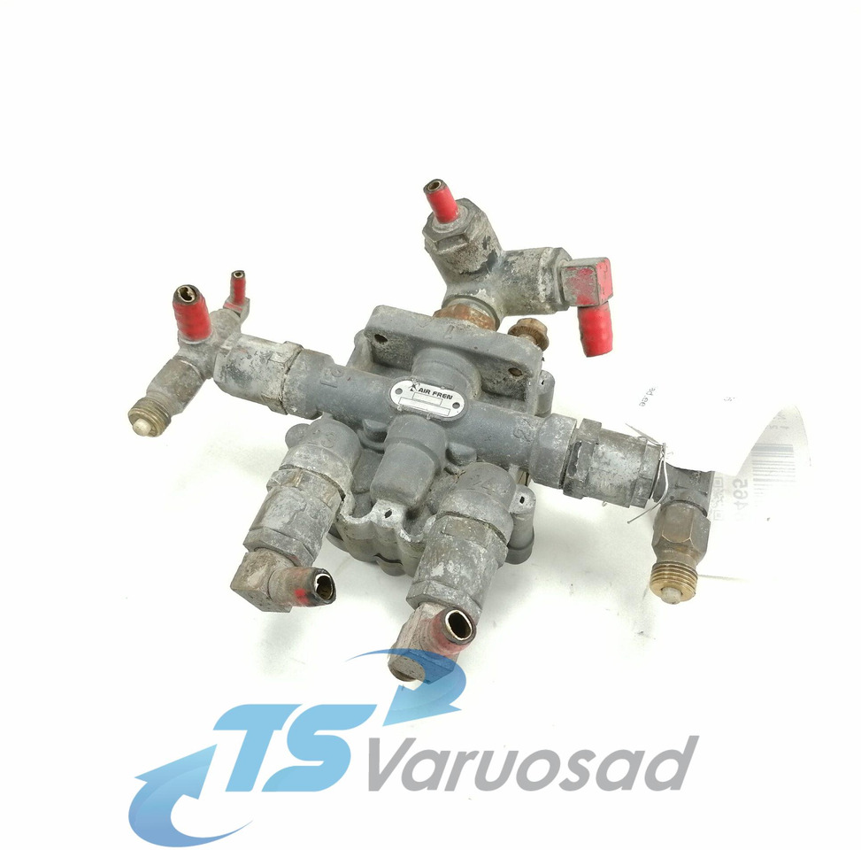 MAN Air pressure control valve 81521516095 - Jarruventtiili - Kuorma-auto: kuva MAN Air pressure control valve 81521516095 - Jarruventtiili - Kuorma-auto MAN Air pressure control valve 81521516095 - Jarruventtiili - Kuorma-auto: kuva MAN Air pressure control valve 81521516095 - Jarruventtiili - Kuorma-auto