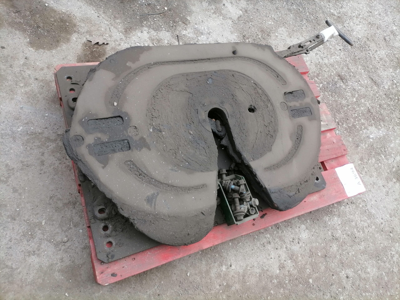 MAN Fifht wheel 81427106217 - Vetopöytä - Kuorma-auto: kuva MAN Fifht wheel 81427106217 - Vetopöytä - Kuorma-auto MAN Fifht wheel 81427106217 - Vetopöytä - Kuorma-auto: kuva MAN Fifht wheel 81427106217 - Vetopöytä - Kuorma-auto