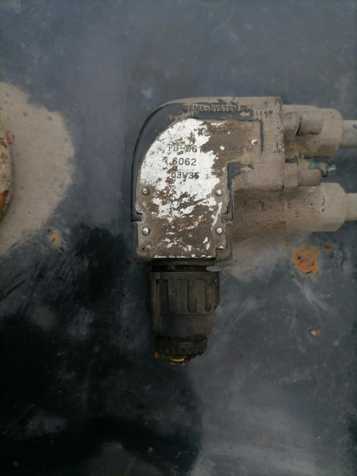 MAN Kütusepaak 400L 81122015554 - Polttoainetankki - Kuorma-auto: kuva MAN Kütusepaak 400L 81122015554 - Polttoainetankki - Kuorma-auto MAN Kütusepaak 400L 81122015554 - Polttoainetankki - Kuorma-auto: kuva MAN Kütusepaak 400L 81122015554 - Polttoainetankki - Kuorma-auto