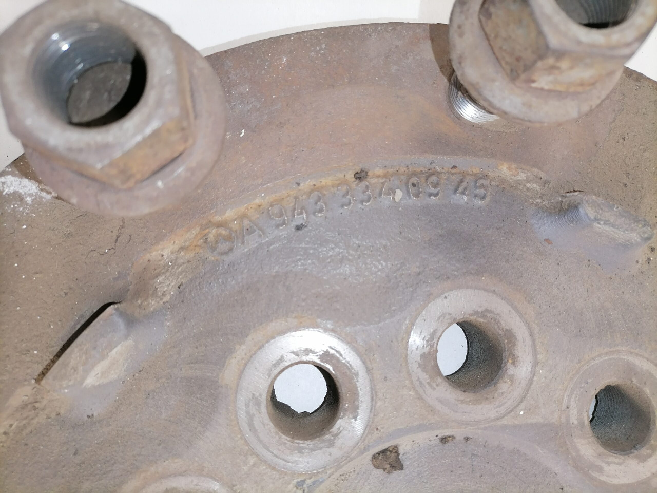 MB Rattarummu flants, esisild 9433340945 - Pyörän napa - Kuorma-auto: kuva MB Rattarummu flants, esisild 9433340945 - Pyörän napa - Kuorma-auto MB Rattarummu flants, esisild 9433340945 - Pyörän napa - Kuorma-auto: kuva MB Rattarummu flants, esisild 9433340945 - Pyörän napa - Kuorma-auto