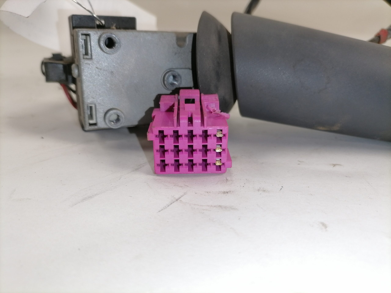 MB Switch, exhaust brake A0075457524 - Sähköjärjestelmä - Kuorma-auto: kuva  MB Switch, exhaust brake A0075457524 - Sähköjärjestelmä - Kuorma-auto MB Switch, exhaust brake A0075457524 - Sähköjärjestelmä - Kuorma-auto: kuva  MB Switch, exhaust brake A0075457524 - Sähköjärjestelmä - Kuorma-auto