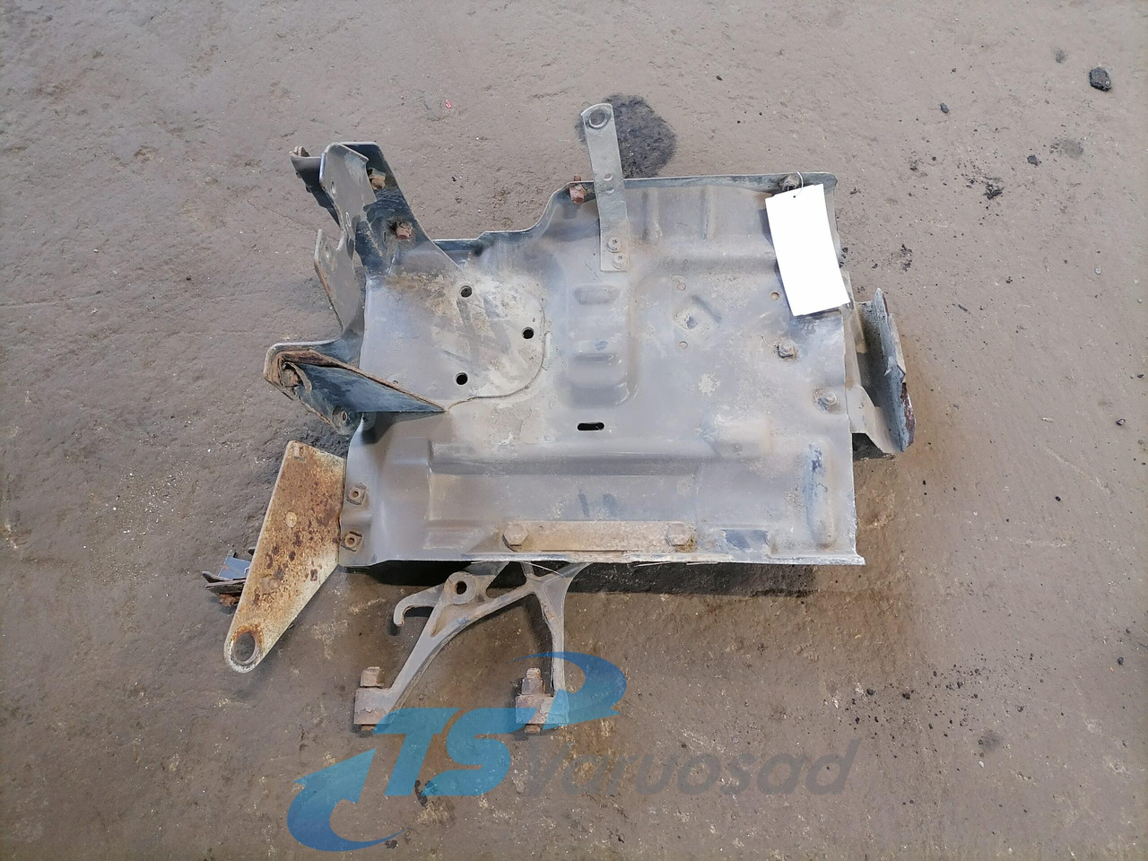 Scania Air dryer carrier plate 1367477 - Jarruventtiili - Kuorma-auto: kuva Scania Air dryer carrier plate 1367477 - Jarruventtiili - Kuorma-auto Scania Air dryer carrier plate 1367477 - Jarruventtiili - Kuorma-auto: kuva Scania Air dryer carrier plate 1367477 - Jarruventtiili - Kuorma-auto