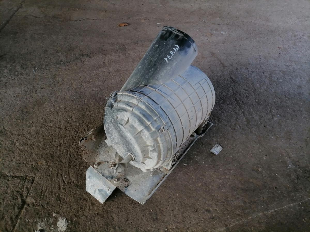 Scania Air filter housing 1387545 - Ilmanottojärjestelmä - Kuorma-auto: kuva Scania Air filter housing 1387545 - Ilmanottojärjestelmä - Kuorma-auto Scania Air filter housing 1387545 - Ilmanottojärjestelmä - Kuorma-auto: kuva Scania Air filter housing 1387545 - Ilmanottojärjestelmä - Kuorma-auto