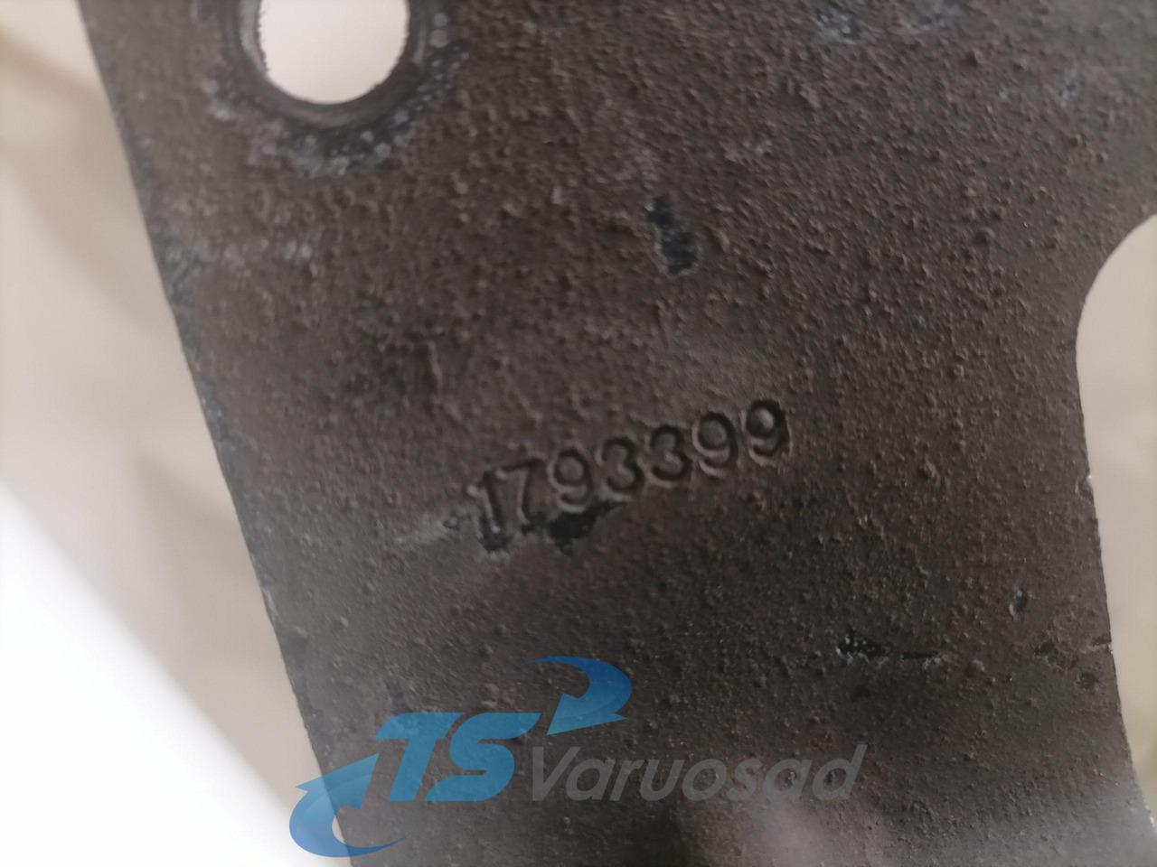 Scania Bracket 1793399 - Runko/ Alusta - Kuorma-auto: kuva Scania Bracket 1793399 - Runko/ Alusta - Kuorma-auto Scania Bracket 1793399 - Runko/ Alusta - Kuorma-auto: kuva Scania Bracket 1793399 - Runko/ Alusta - Kuorma-auto