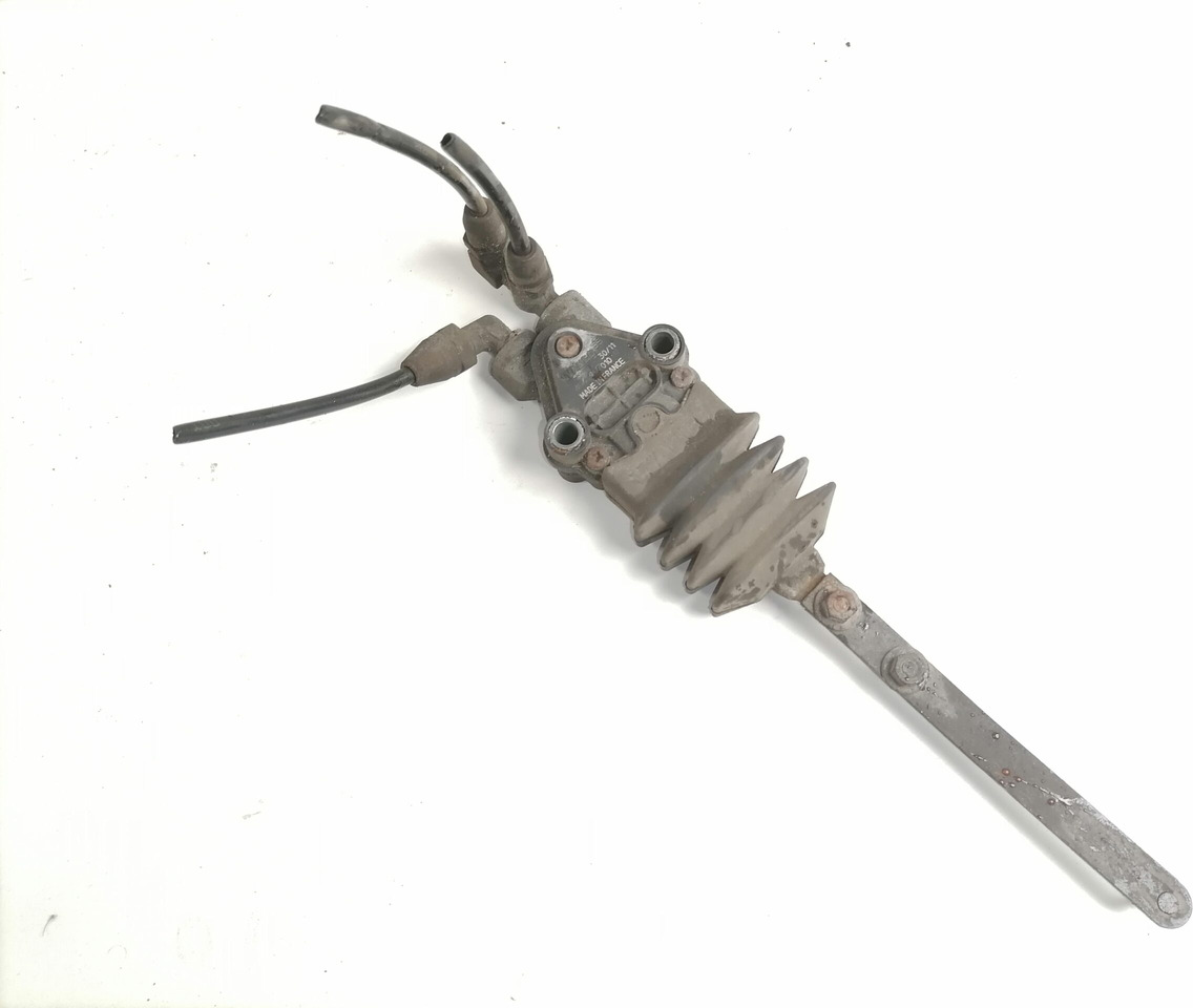 Scania Cab suspension control valve 464007010 - Ohjaamon ripustus - Kuorma-auto: kuva Scania Cab suspension control valve 464007010 - Ohjaamon ripustus - Kuorma-auto Scania Cab suspension control valve 464007010 - Ohjaamon ripustus - Kuorma-auto: kuva Scania Cab suspension control valve 464007010 - Ohjaamon ripustus - Kuorma-auto