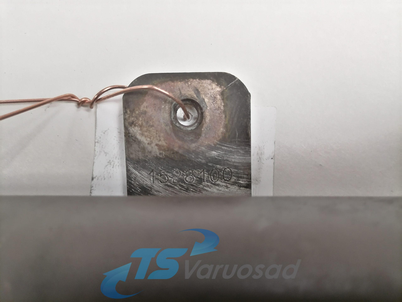 Scania EGR pipe 1528100 - Pakokaasujärjestelmä - Kuorma-auto: kuva Scania EGR pipe 1528100 - Pakokaasujärjestelmä - Kuorma-auto Scania EGR pipe 1528100 - Pakokaasujärjestelmä - Kuorma-auto: kuva Scania EGR pipe 1528100 - Pakokaasujärjestelmä - Kuorma-auto