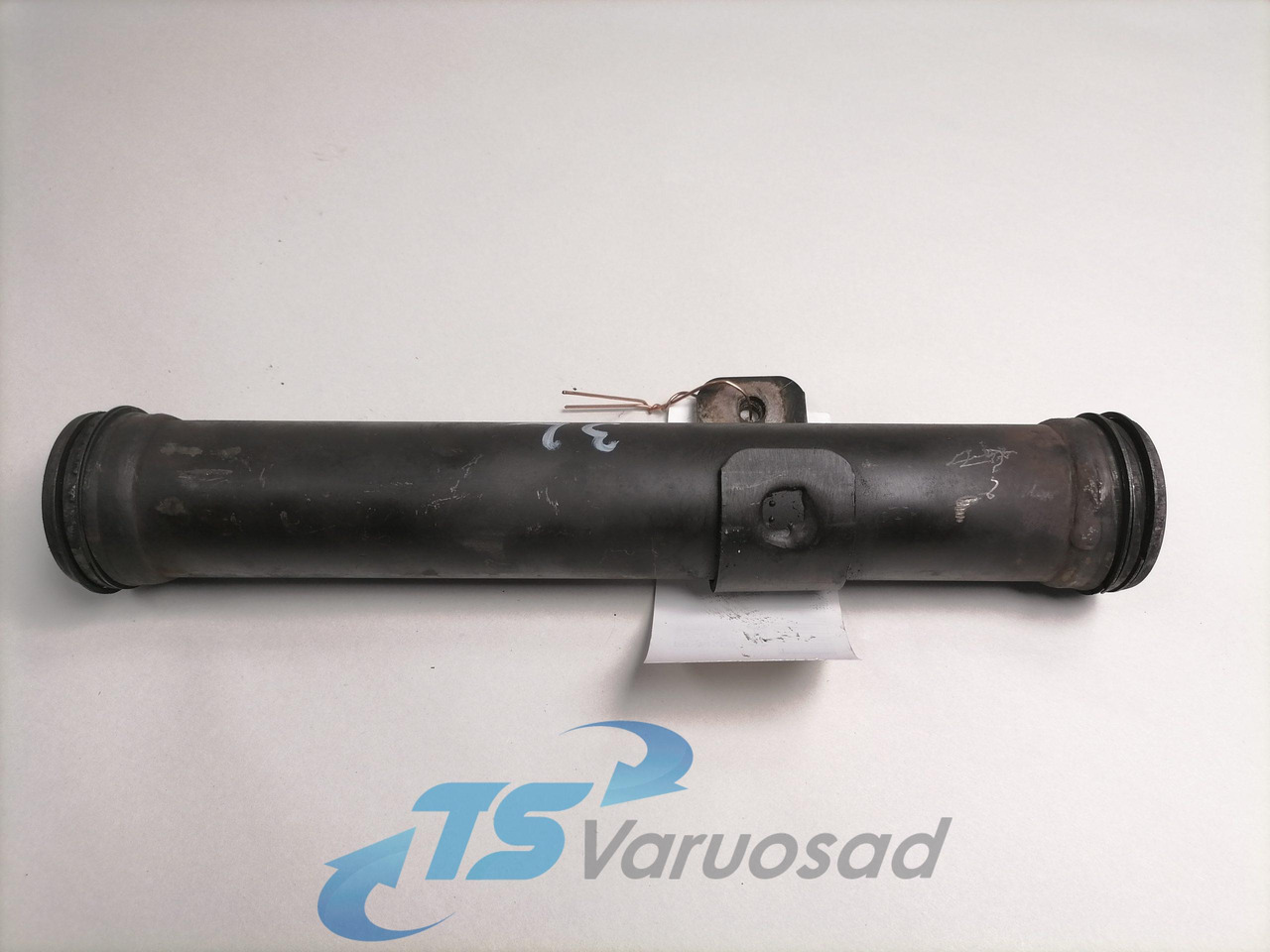 Scania EGR pipe 1528100 - Pakokaasujärjestelmä - Kuorma-auto: kuva Scania EGR pipe 1528100 - Pakokaasujärjestelmä - Kuorma-auto Scania EGR pipe 1528100 - Pakokaasujärjestelmä - Kuorma-auto: kuva Scania EGR pipe 1528100 - Pakokaasujärjestelmä - Kuorma-auto