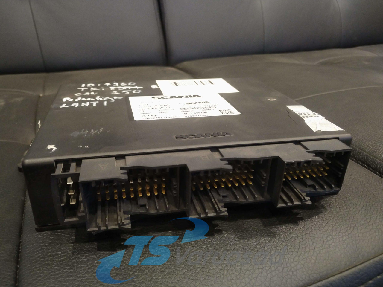 Scania Ecu, COO7 1879949 - Ohjainyksikkö - Kuorma-auto: kuva Scania Ecu, COO7 1879949 - Ohjainyksikkö - Kuorma-auto Scania Ecu, COO7 1879949 - Ohjainyksikkö - Kuorma-auto: kuva Scania Ecu, COO7 1879949 - Ohjainyksikkö - Kuorma-auto