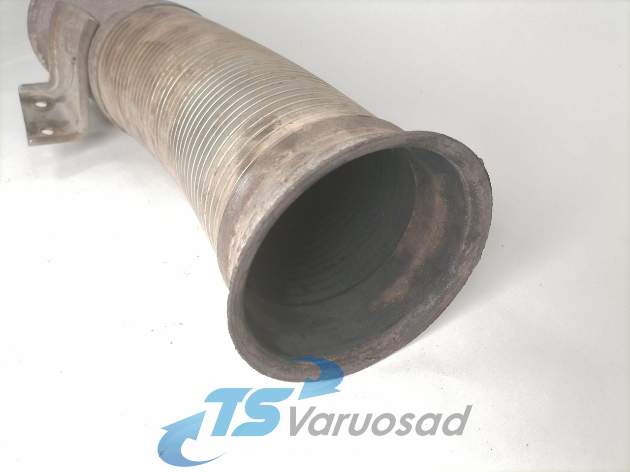 Scania Exhaust pipe 1725993 - Äänenvaimennin - Kuorma-auto: kuva Scania Exhaust pipe 1725993 - Äänenvaimennin - Kuorma-auto Scania Exhaust pipe 1725993 - Äänenvaimennin - Kuorma-auto: kuva Scania Exhaust pipe 1725993 - Äänenvaimennin - Kuorma-auto