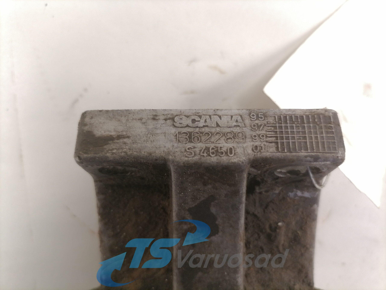 Scania Fuel filter unit 1362289 - Polttoainesuodatin - Kuorma-auto: kuva Scania Fuel filter unit 1362289 - Polttoainesuodatin - Kuorma-auto Scania Fuel filter unit 1362289 - Polttoainesuodatin - Kuorma-auto: kuva Scania Fuel filter unit 1362289 - Polttoainesuodatin - Kuorma-auto