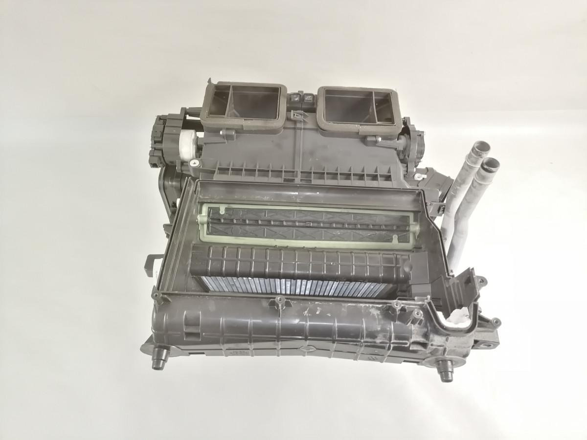 Scania Heating unit 2878950 - Yleisosa - Kuorma-auto: kuva Scania Heating unit 2878950 - Yleisosa - Kuorma-auto Scania Heating unit 2878950 - Yleisosa - Kuorma-auto: kuva Scania Heating unit 2878950 - Yleisosa - Kuorma-auto