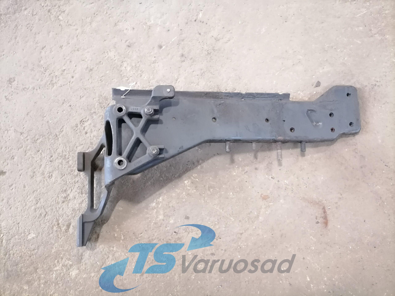 Scania Muffler carrier 1541019 - Äänenvaimennin - Kuorma-auto: kuva Scania Muffler carrier 1541019 - Äänenvaimennin - Kuorma-auto Scania Muffler carrier 1541019 - Äänenvaimennin - Kuorma-auto: kuva Scania Muffler carrier 1541019 - Äänenvaimennin - Kuorma-auto