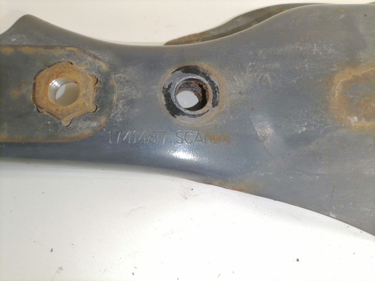 Scania Muffler carrier 1741487 - Äänenvaimennin - Kuorma-auto: kuva  Scania Muffler carrier 1741487 - Äänenvaimennin - Kuorma-auto Scania Muffler carrier 1741487 - Äänenvaimennin - Kuorma-auto: kuva  Scania Muffler carrier 1741487 - Äänenvaimennin - Kuorma-auto