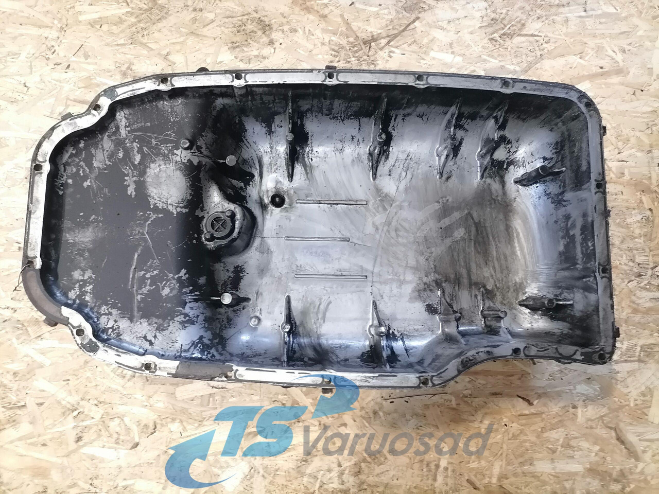 Scania Oil sump 2023780 - Öljypohja - Kuorma-auto: kuva Scania Oil sump 2023780 - Öljypohja - Kuorma-auto Scania Oil sump 2023780 - Öljypohja - Kuorma-auto: kuva Scania Oil sump 2023780 - Öljypohja - Kuorma-auto
