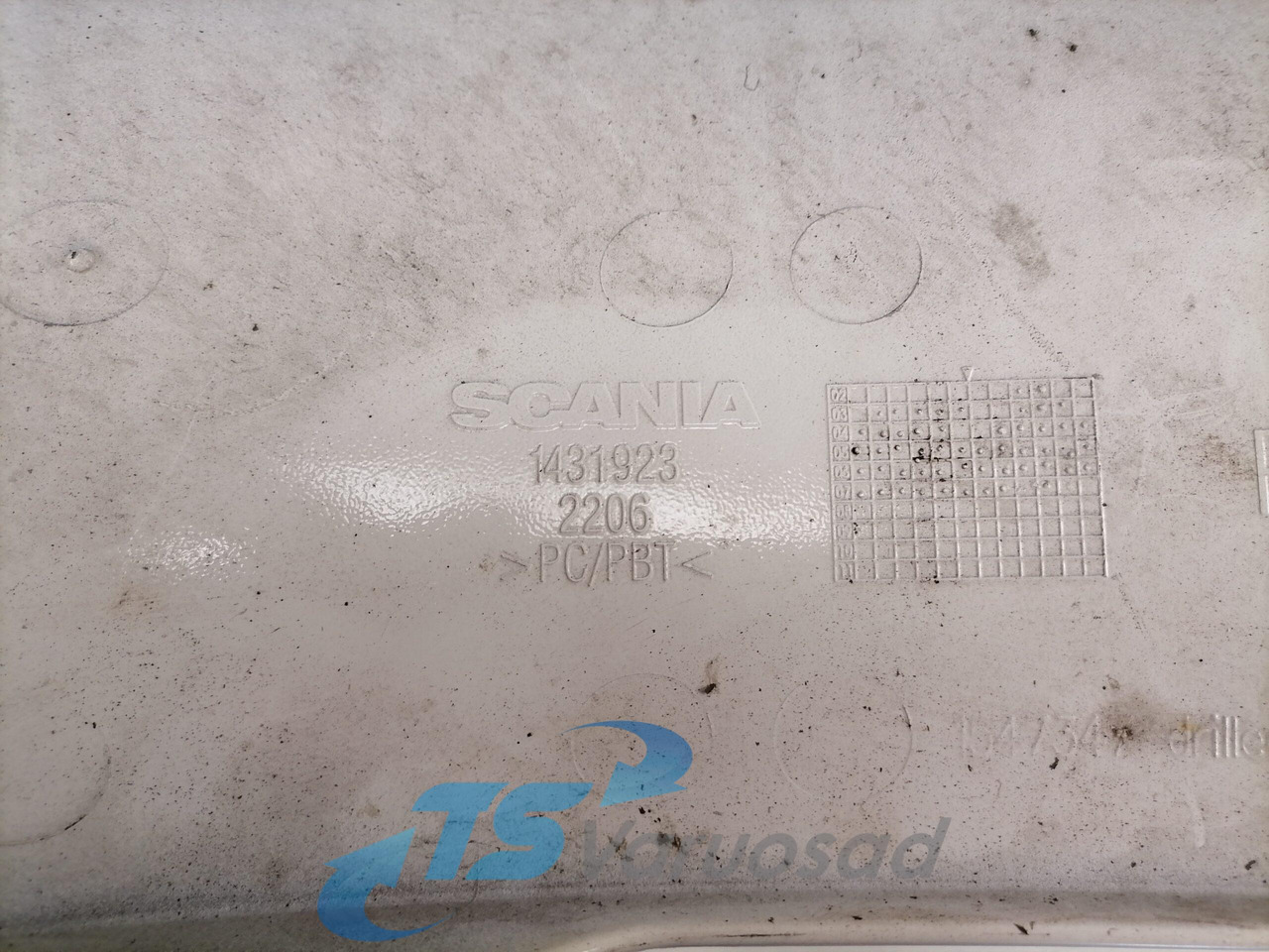 Scania Scania esitule korpus, parem 1431921 - Valo/ Valaistus - Kuorma-auto: kuva Scania Scania esitule korpus, parem 1431921 - Valo/ Valaistus - Kuorma-auto Scania Scania esitule korpus, parem 1431921 - Valo/ Valaistus - Kuorma-auto: kuva Scania Scania esitule korpus, parem 1431921 - Valo/ Valaistus - Kuorma-auto