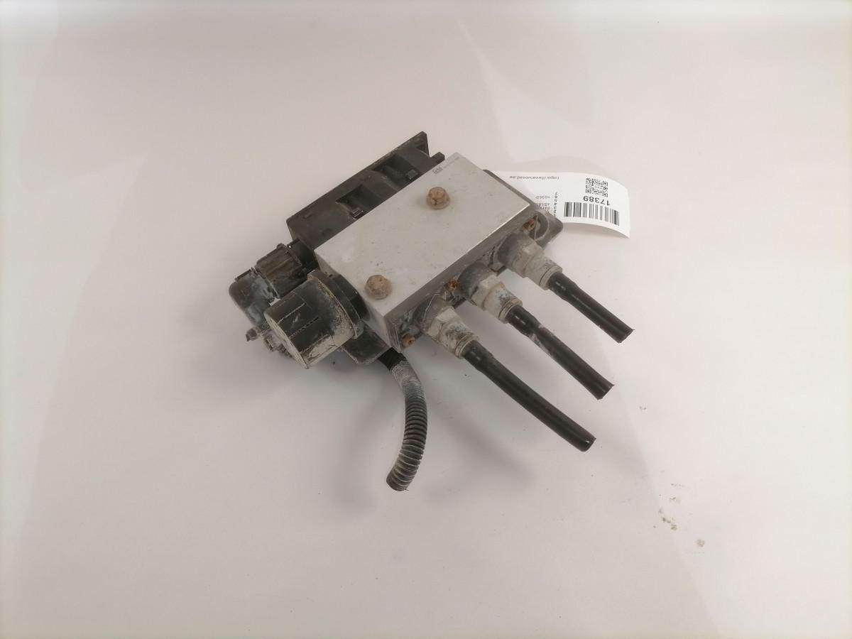 Volvo Air pressure control valve 4518591310220 - Jarruventtiili - Kuorma-auto: kuva  Volvo Air pressure control valve 4518591310220 - Jarruventtiili - Kuorma-auto Volvo Air pressure control valve 4518591310220 - Jarruventtiili - Kuorma-auto: kuva  Volvo Air pressure control valve 4518591310220 - Jarruventtiili - Kuorma-auto