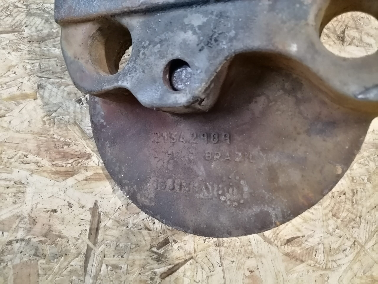 Volvo Air spring bracket 21342989 - Ilmaripustin - Kuorma-auto: kuva Volvo Air spring bracket 21342989 - Ilmaripustin - Kuorma-auto Volvo Air spring bracket 21342989 - Ilmaripustin - Kuorma-auto: kuva Volvo Air spring bracket 21342989 - Ilmaripustin - Kuorma-auto