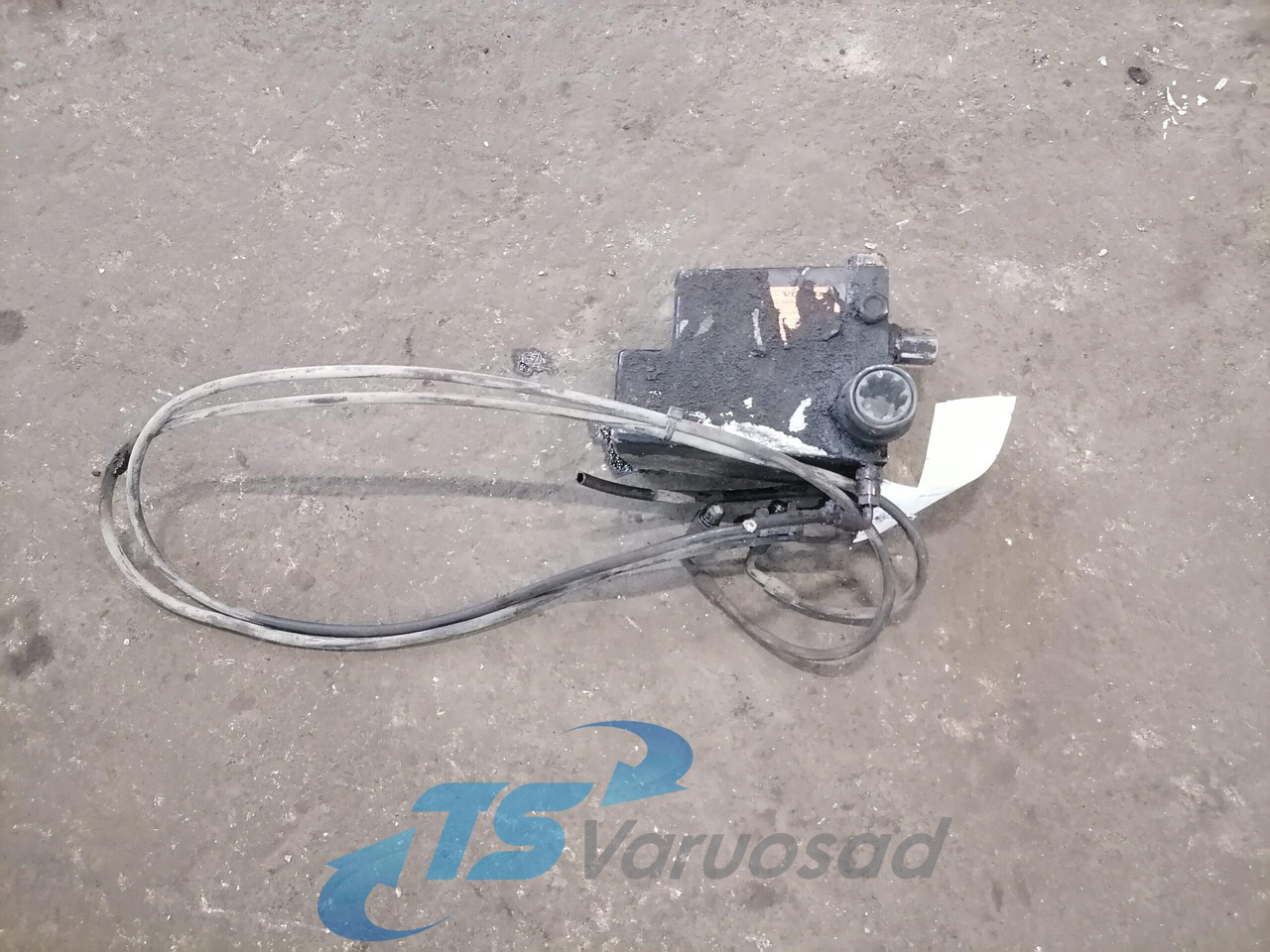 Volvo Cab tilting pump 20455262 - Ohjaamon ripustus - Kuorma-auto: kuva Volvo Cab tilting pump 20455262 - Ohjaamon ripustus - Kuorma-auto Volvo Cab tilting pump 20455262 - Ohjaamon ripustus - Kuorma-auto: kuva Volvo Cab tilting pump 20455262 - Ohjaamon ripustus - Kuorma-auto