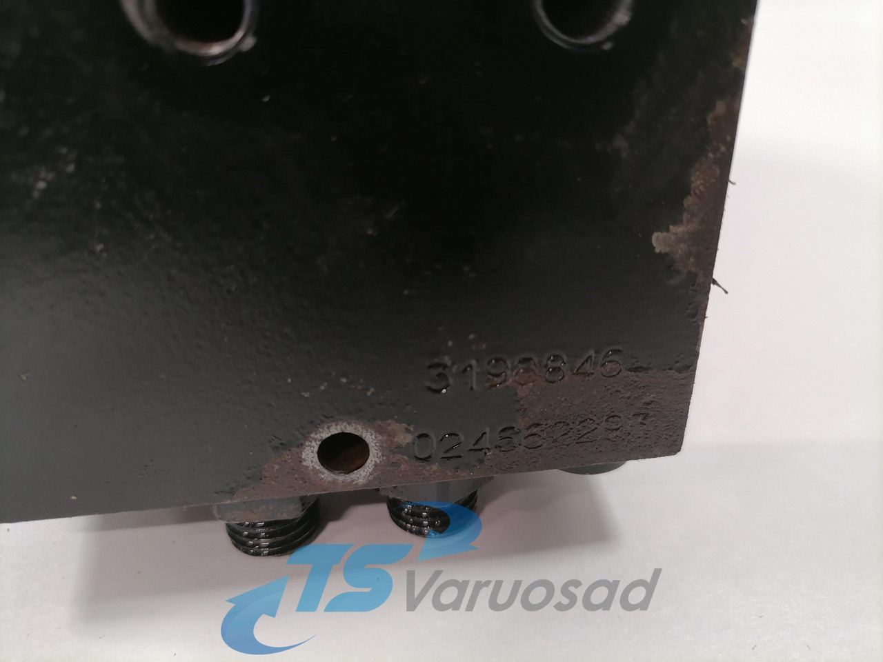 Volvo Cab tilting pump 3198846 - Ohjaamon ripustus - Kuorma-auto: kuva Volvo Cab tilting pump 3198846 - Ohjaamon ripustus - Kuorma-auto Volvo Cab tilting pump 3198846 - Ohjaamon ripustus - Kuorma-auto: kuva Volvo Cab tilting pump 3198846 - Ohjaamon ripustus - Kuorma-auto