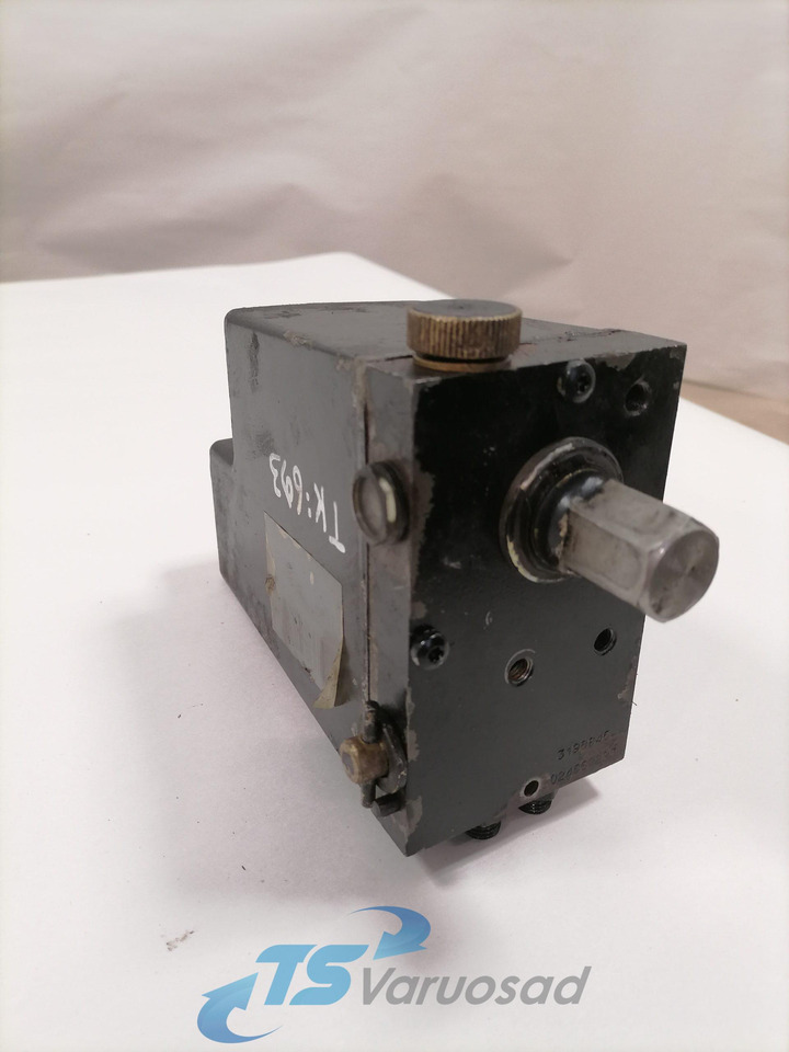 Volvo Cab tilting pump 3198846 - Ohjaamon ripustus - Kuorma-auto: kuva Volvo Cab tilting pump 3198846 - Ohjaamon ripustus - Kuorma-auto Volvo Cab tilting pump 3198846 - Ohjaamon ripustus - Kuorma-auto: kuva Volvo Cab tilting pump 3198846 - Ohjaamon ripustus - Kuorma-auto