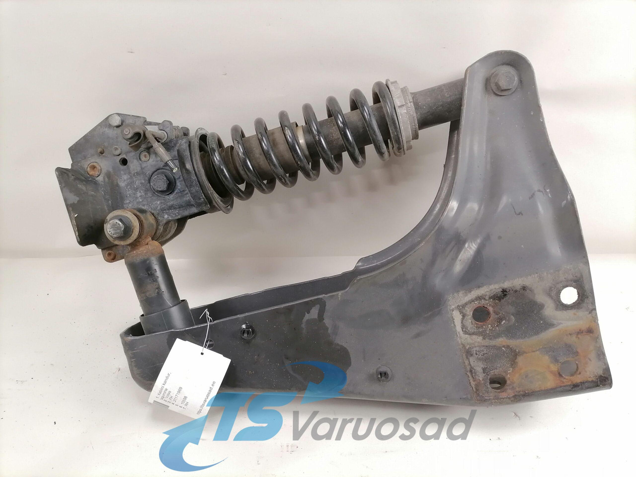 Volvo Kabiini kandur, tagumine 21171969 - Ohjaamon ripustus - Kuorma-auto: kuva Volvo Kabiini kandur, tagumine 21171969 - Ohjaamon ripustus - Kuorma-auto Volvo Kabiini kandur, tagumine 21171969 - Ohjaamon ripustus - Kuorma-auto: kuva Volvo Kabiini kandur, tagumine 21171969 - Ohjaamon ripustus - Kuorma-auto