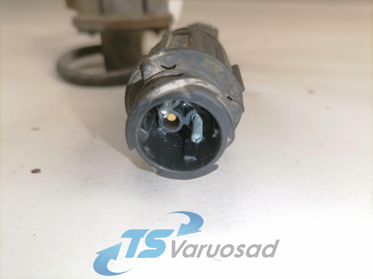 Volvo Kabiini tõstemehhanismi lüliti 20429430 - Ohjaamon ripustus - Kuorma-auto: kuva Volvo Kabiini tõstemehhanismi lüliti 20429430 - Ohjaamon ripustus - Kuorma-auto Volvo Kabiini tõstemehhanismi lüliti 20429430 - Ohjaamon ripustus - Kuorma-auto: kuva Volvo Kabiini tõstemehhanismi lüliti 20429430 - Ohjaamon ripustus - Kuorma-auto