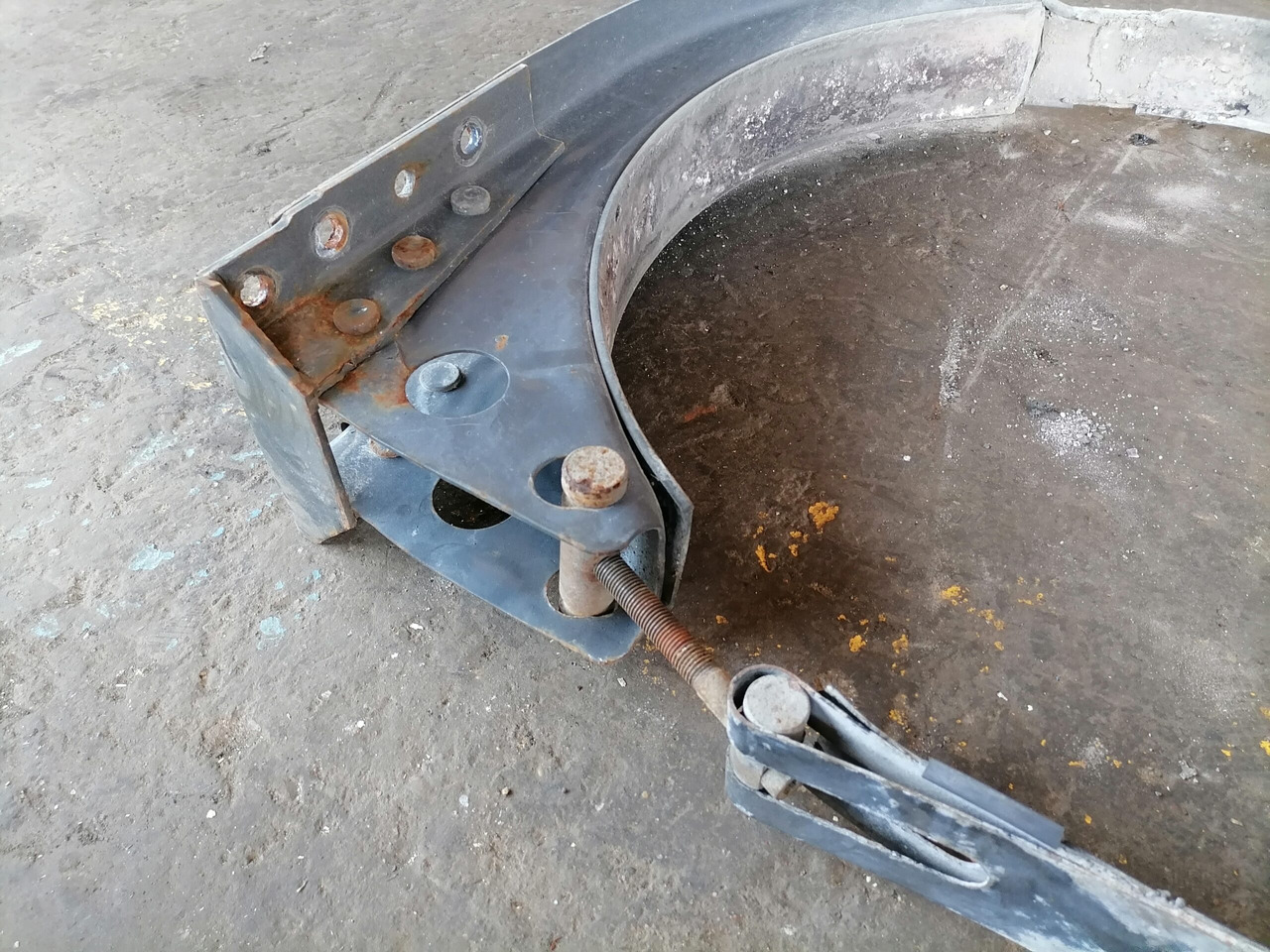 Volvo Kütusepaagi kandur, Volvo 20526488 - Polttoainetankki - Kuorma-auto: kuva Volvo Kütusepaagi kandur, Volvo 20526488 - Polttoainetankki - Kuorma-auto Volvo Kütusepaagi kandur, Volvo 20526488 - Polttoainetankki - Kuorma-auto: kuva Volvo Kütusepaagi kandur, Volvo 20526488 - Polttoainetankki - Kuorma-auto