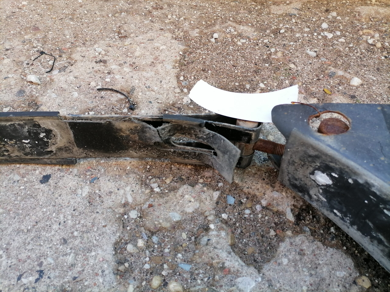 Volvo Kütusepaagi kandur, Volvo 20721537 - Polttoainetankki - Kuorma-auto: kuva Volvo Kütusepaagi kandur, Volvo 20721537 - Polttoainetankki - Kuorma-auto Volvo Kütusepaagi kandur, Volvo 20721537 - Polttoainetankki - Kuorma-auto: kuva Volvo Kütusepaagi kandur, Volvo 20721537 - Polttoainetankki - Kuorma-auto