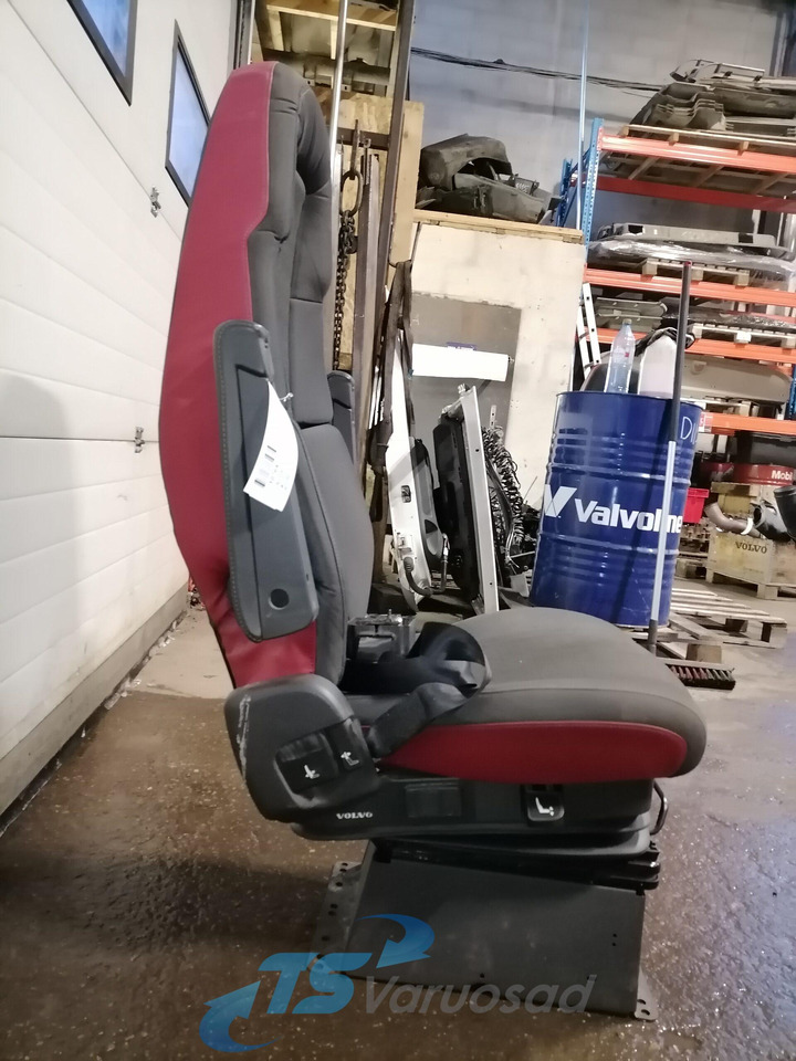 Volvo Passenger seat 21210197 - Istuin - Kuorma-auto: kuva Volvo Passenger seat 21210197 - Istuin - Kuorma-auto Volvo Passenger seat 21210197 - Istuin - Kuorma-auto: kuva Volvo Passenger seat 21210197 - Istuin - Kuorma-auto