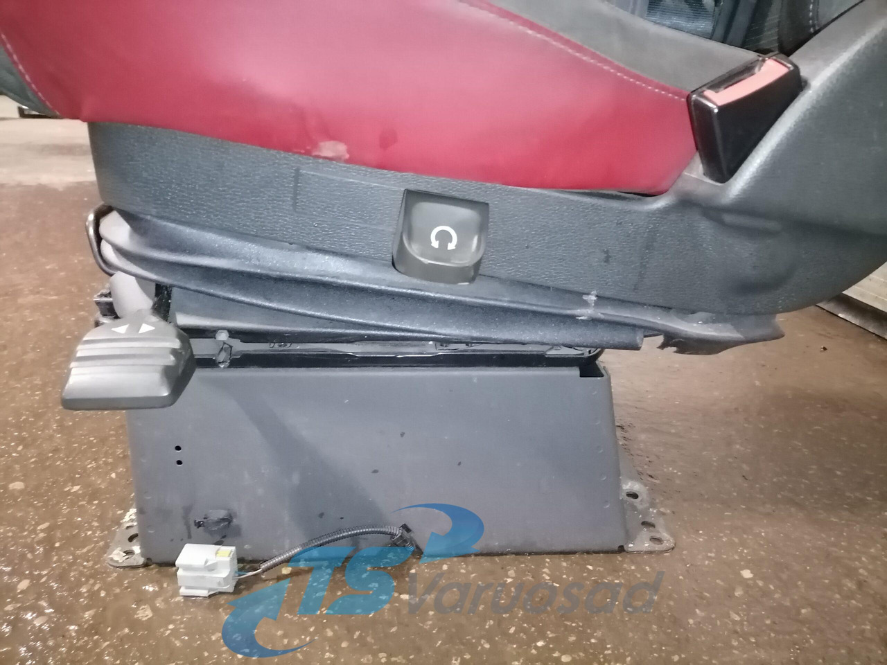 Volvo Passenger seat 21210197 - Istuin - Kuorma-auto: kuva Volvo Passenger seat 21210197 - Istuin - Kuorma-auto Volvo Passenger seat 21210197 - Istuin - Kuorma-auto: kuva Volvo Passenger seat 21210197 - Istuin - Kuorma-auto