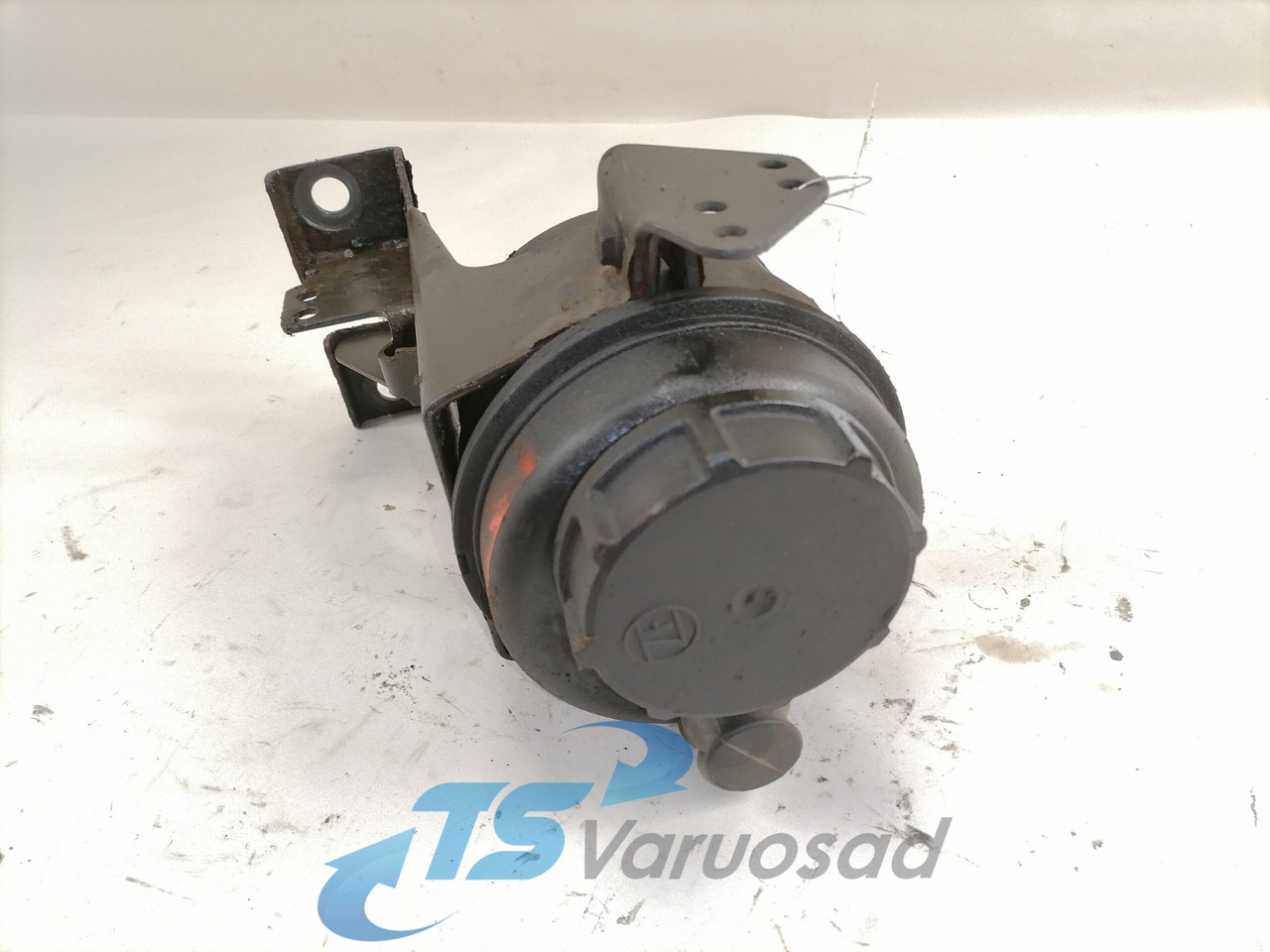 Volvo Steering oil tank+ bracket 1592945 - Ohjaustehostimen letku - Kuorma-auto: kuva Volvo Steering oil tank+ bracket 1592945 - Ohjaustehostimen letku - Kuorma-auto Volvo Steering oil tank+ bracket 1592945 - Ohjaustehostimen letku - Kuorma-auto: kuva Volvo Steering oil tank+ bracket 1592945 - Ohjaustehostimen letku - Kuorma-auto