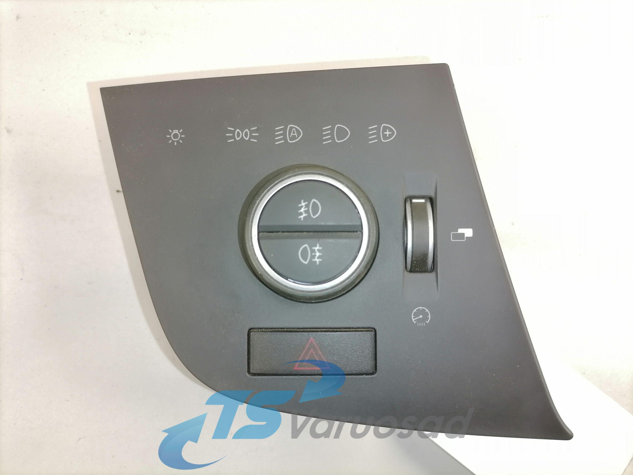 Volvo Switch, lights 22181491 - Ohjaamo - Kuorma-auto: kuva Volvo Switch, lights 22181491 - Ohjaamo - Kuorma-auto Volvo Switch, lights 22181491 - Ohjaamo - Kuorma-auto: kuva Volvo Switch, lights 22181491 - Ohjaamo - Kuorma-auto