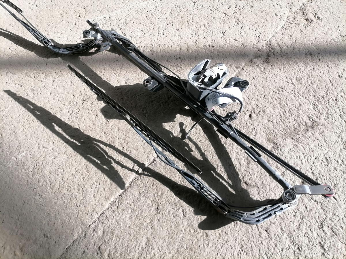 Volvo Wiper frame 688044 - Pyyhin - Kuorma-auto: kuva Volvo Wiper frame 688044 - Pyyhin - Kuorma-auto Volvo Wiper frame 688044 - Pyyhin - Kuorma-auto: kuva Volvo Wiper frame 688044 - Pyyhin - Kuorma-auto