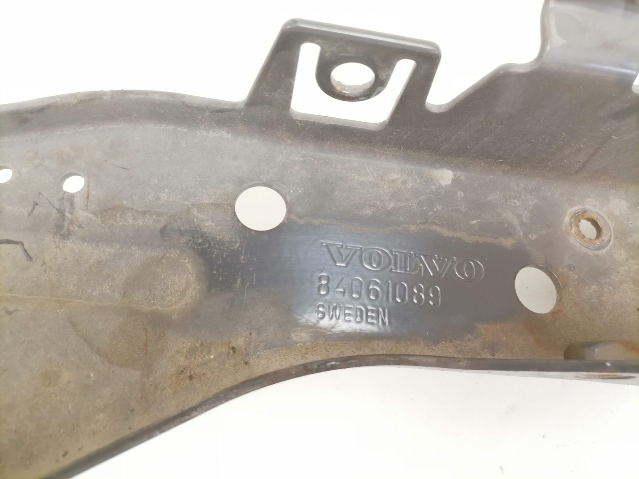 Volvo light bracket 84061089 - Valo/ Valaistus - Kuorma-auto: kuva  Volvo light bracket 84061089 - Valo/ Valaistus - Kuorma-auto Volvo light bracket 84061089 - Valo/ Valaistus - Kuorma-auto: kuva  Volvo light bracket 84061089 - Valo/ Valaistus - Kuorma-auto