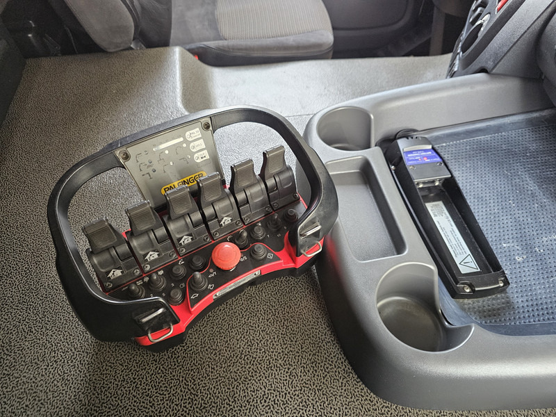 DAF CF 330 6x2 / PALFINGER CRANE / KRAN / CURTAIN - Nosturiauto: kuva DAF CF 330 6x2 / PALFINGER CRANE / KRAN / CURTAIN - Nosturiauto DAF CF 330 6x2 / PALFINGER CRANE / KRAN / CURTAIN - Nosturiauto: kuva DAF CF 330 6x2 / PALFINGER CRANE / KRAN / CURTAIN - Nosturiauto