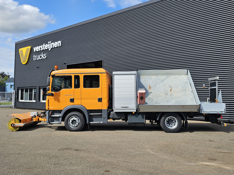 MAN TGM 15.240 BL / TIPPER / DOKA / VEEG / SWEEPER - Kippiauto kuorma-auto: kuva MAN TGM 15.240 BL / TIPPER / DOKA / VEEG / SWEEPER - Kippiauto kuorma-auto MAN TGM 15.240 BL / TIPPER / DOKA / VEEG / SWEEPER - Kippiauto kuorma-auto: kuva MAN TGM 15.240 BL / TIPPER / DOKA / VEEG / SWEEPER - Kippiauto kuorma-auto