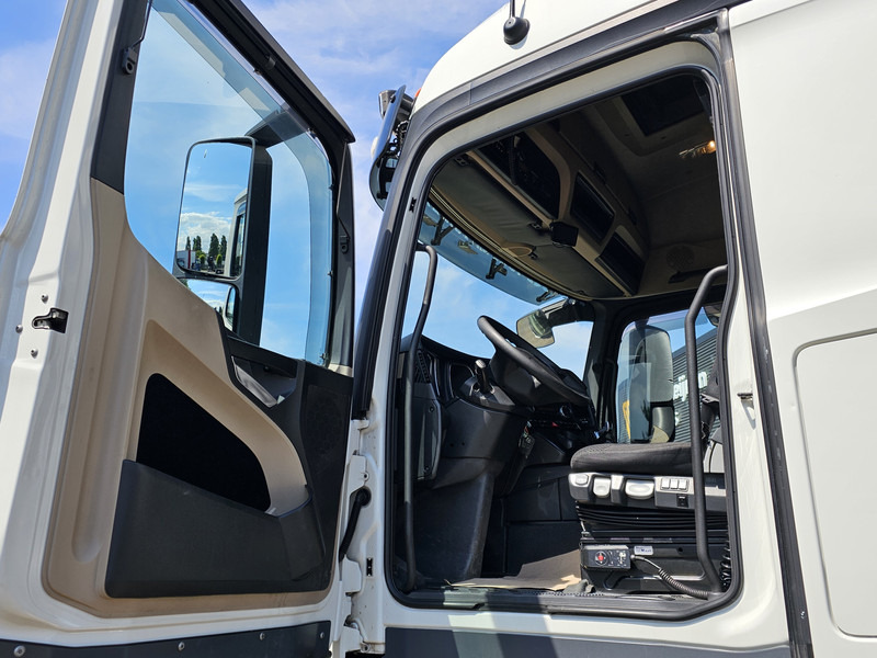 Konttialus/ Vaihtokuormatilat kuorma-auto Mercedes-Benz ACTROS 2640 6x2-4 / NL TRUCK: kuva Konttialus/ Vaihtokuormatilat kuorma-auto Mercedes-Benz ACTROS 2640 6x2-4 / NL TRUCK